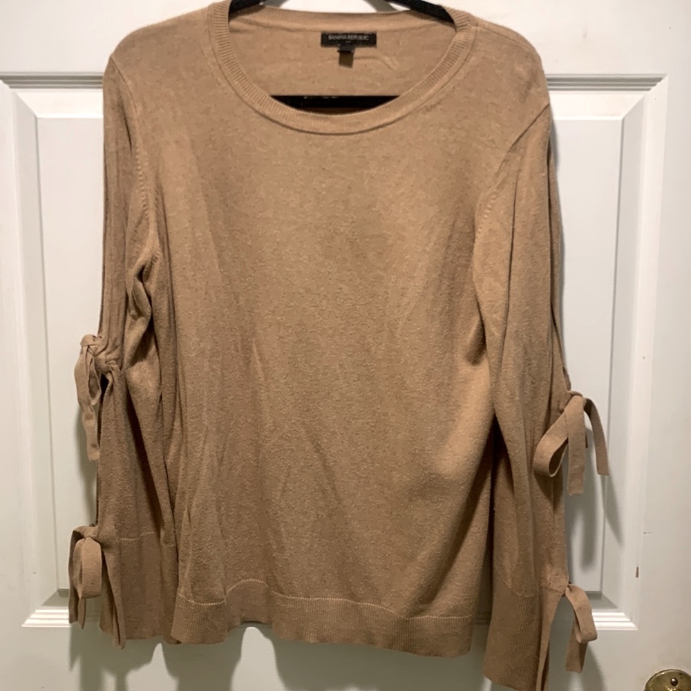 Chic Tan Long Tied Sleeved Banana Republic Sweater Women’s XL